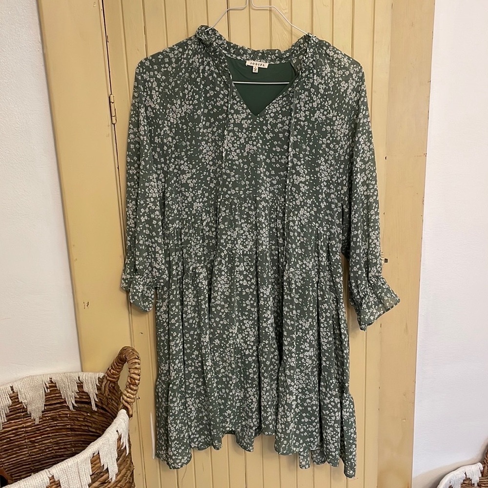 NWOT green floral long sleeve dress